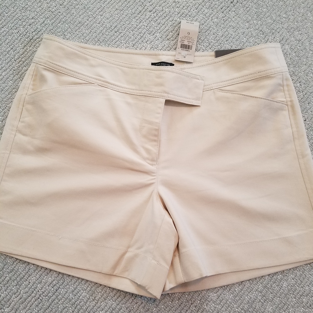 Ann Taylor cream color shorts